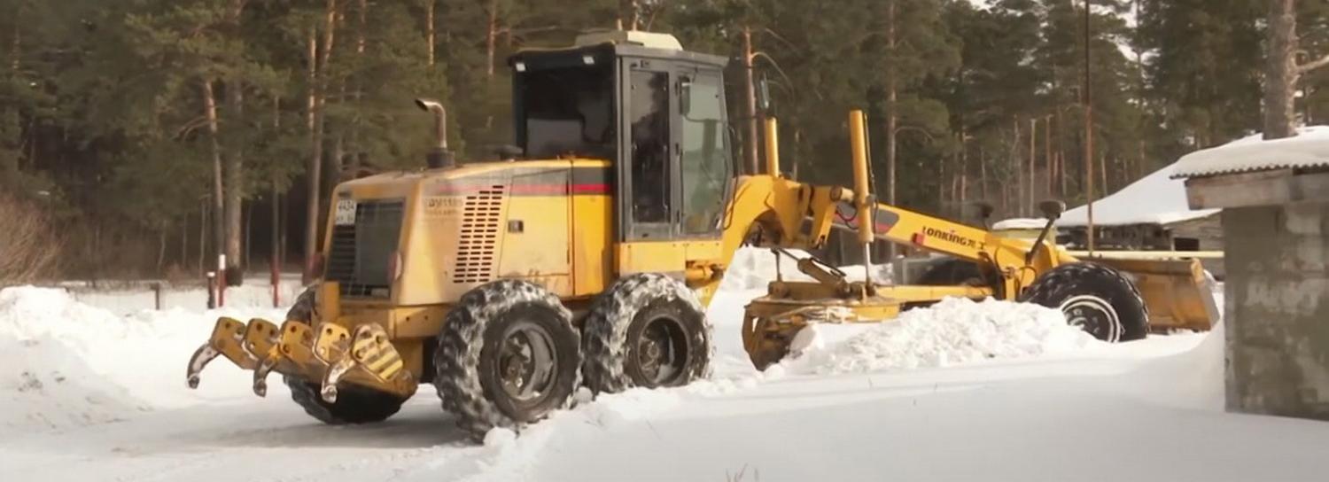 «Вот тут ещё уберите»: снег в Первомайке чистят в контакте с жильцами