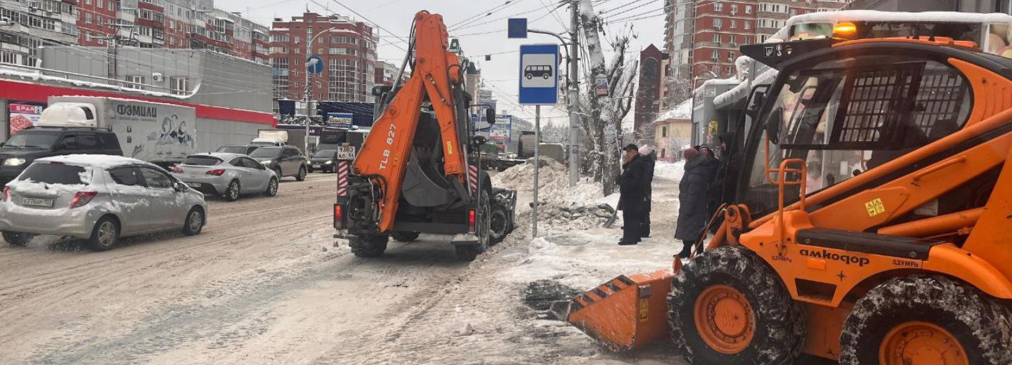Как убирают снег на улицах Новосибирска: отчёт из 10 районов