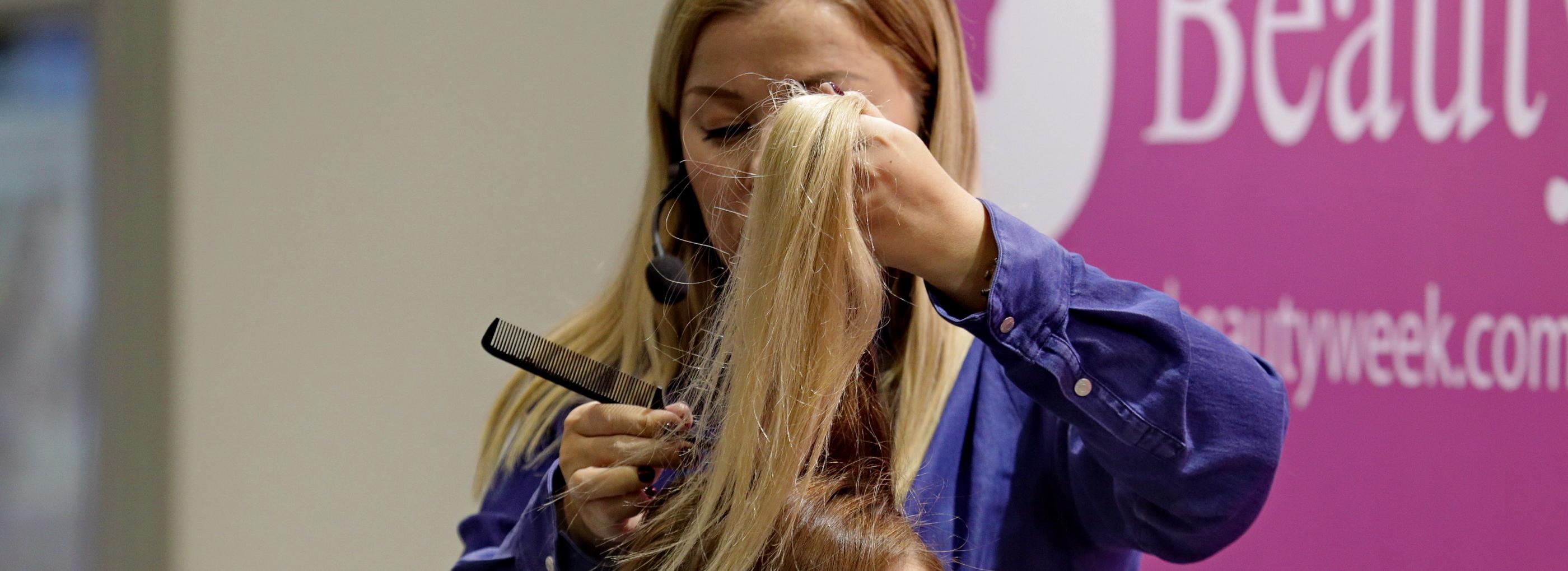 Новосибирцев приглашают стать донорами волос для проекта «Добрый парик»