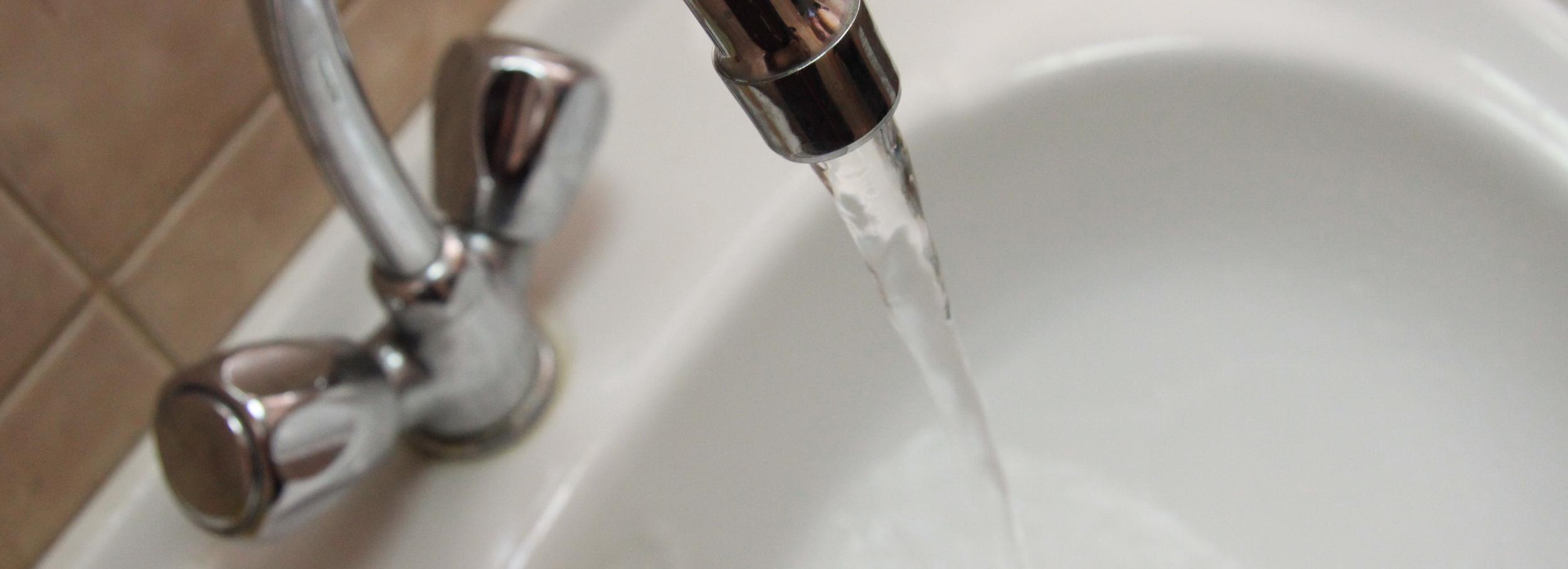 Как бесплатно установить счётчики для воды — горячий телефон