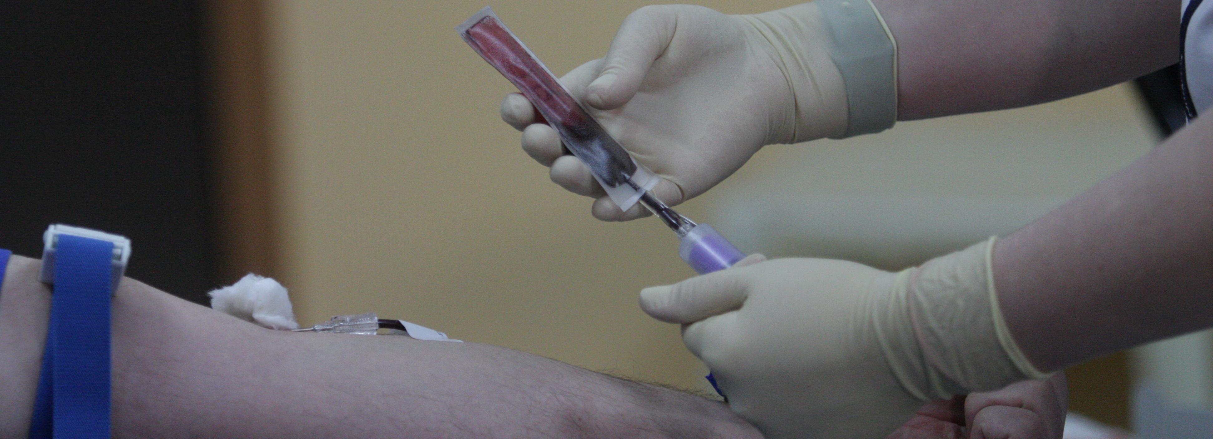 Прокуратура вернула 1,8 млн рублей донорам крови в Новосибирске