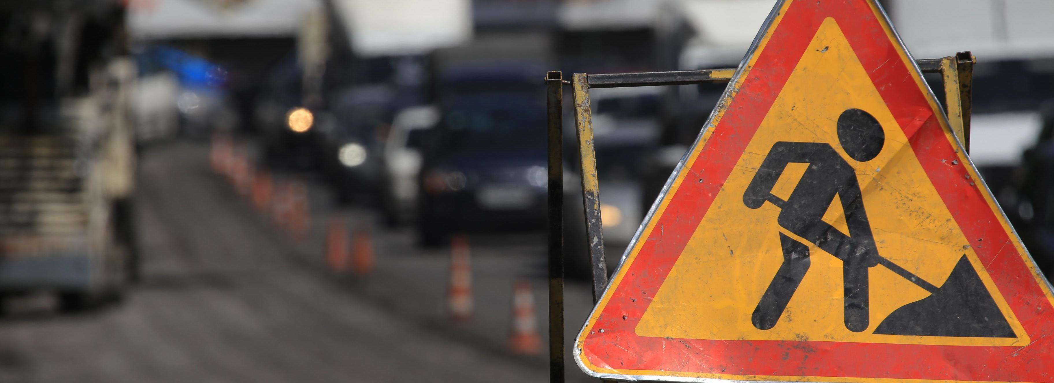 Срочно восстановить асфальт на улице Семьи Шамшиных поручил мэр Кудрявцев