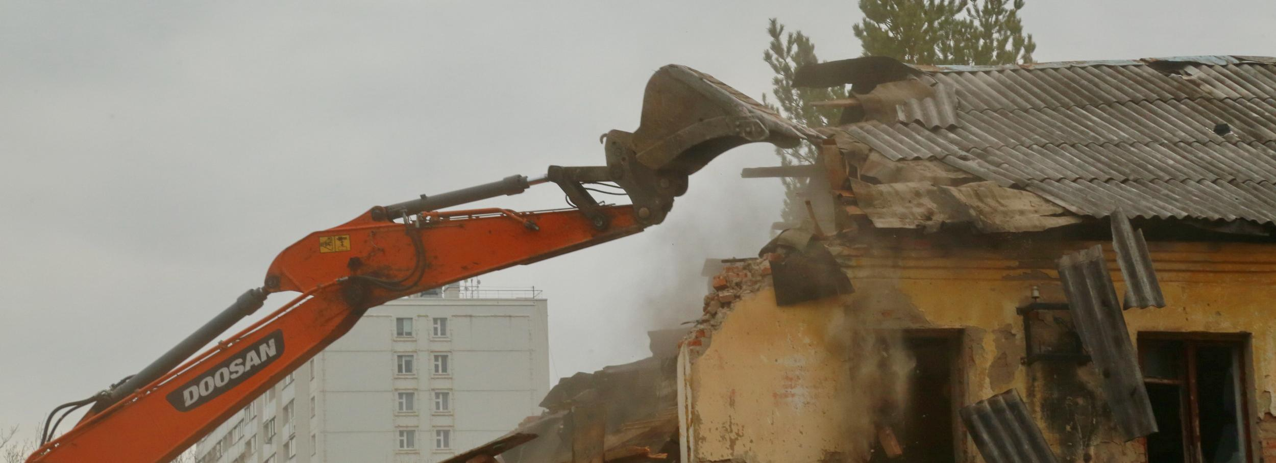 Мэрия вне очереди расселяет аварийный дом в Первомайском районе