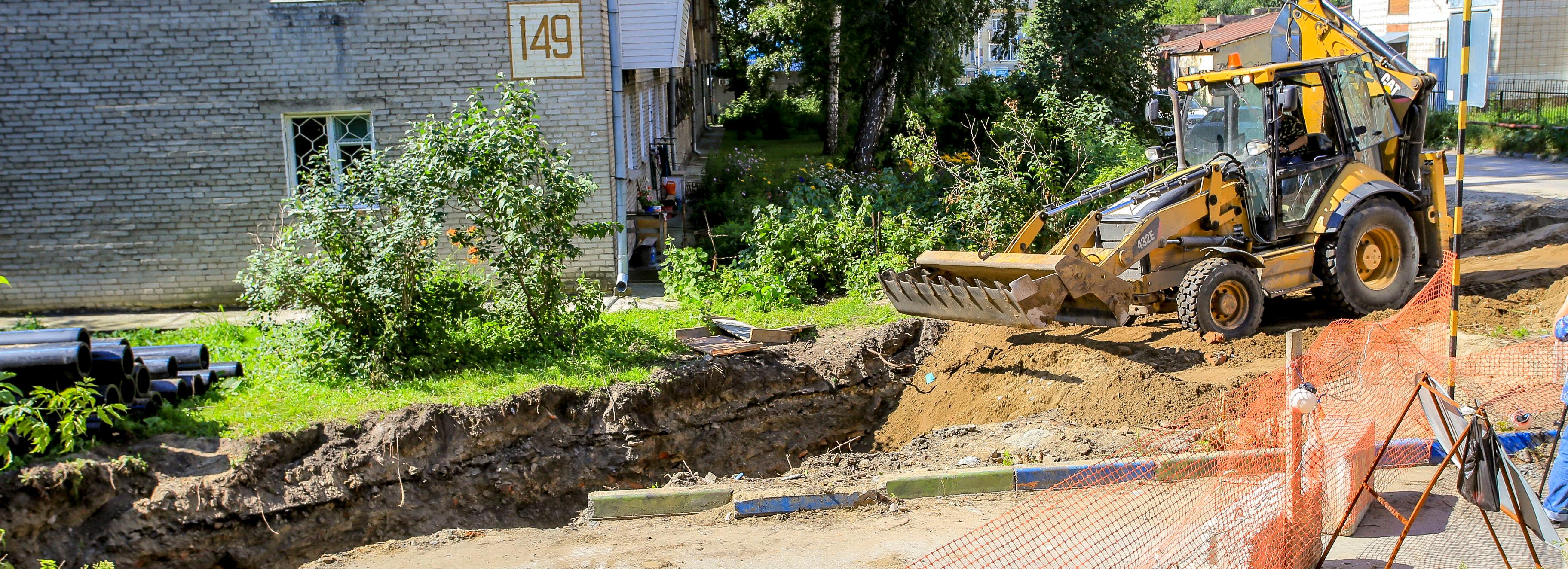 Для укладки труб на Большевистской делают пятиметровые проколы