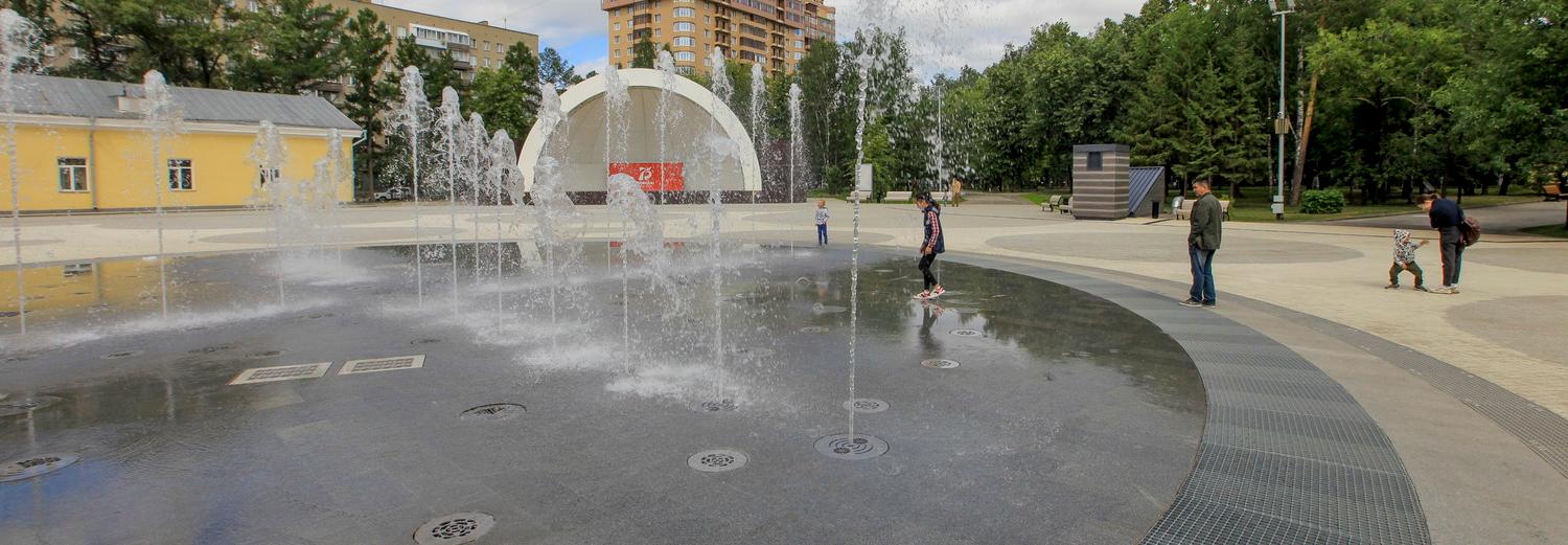 Фонтаны запустили в Новосибирске на два месяца позже обычного