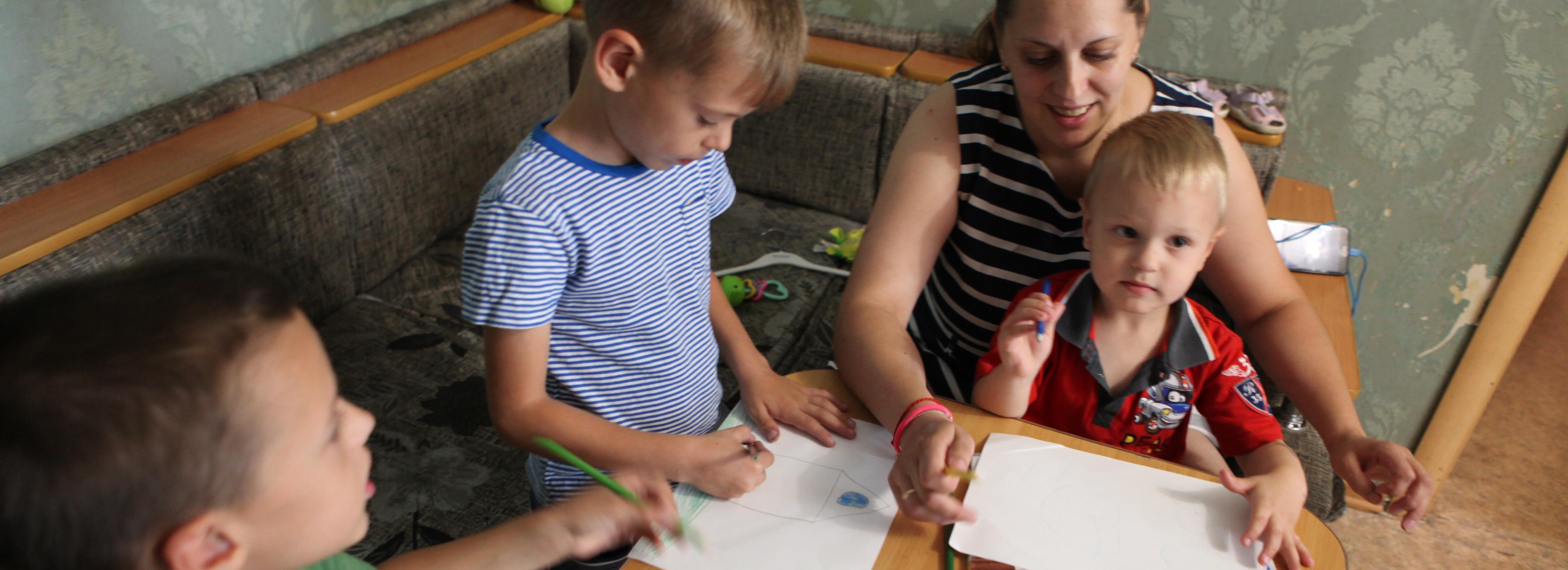 Матери 10 и более детей получат орден с бриллиантом и миллион рублей