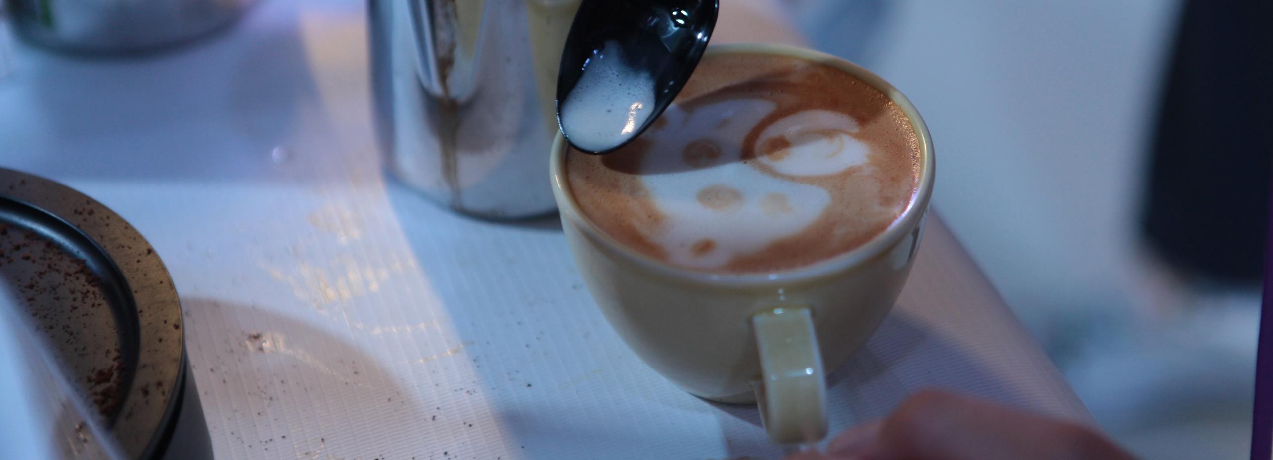 В Новосибирске открылась вакансия «дегустатор молочной пенки»