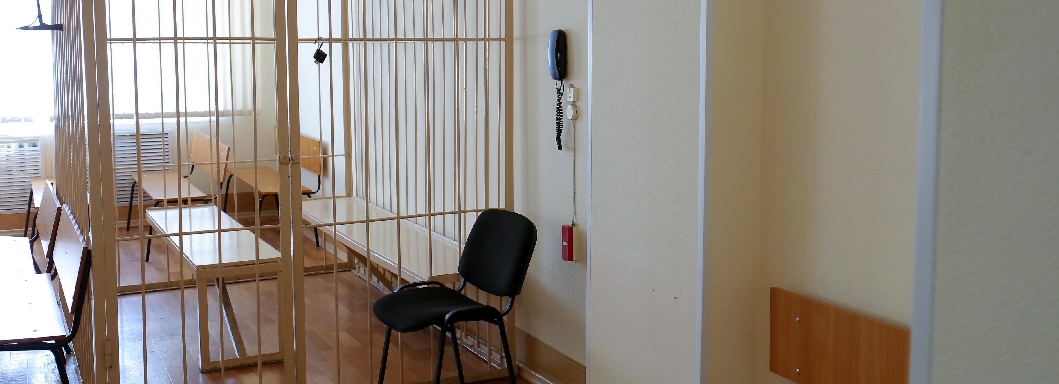 За поджоги релейного шкафа и самолёта осудили четверых новосибирцев