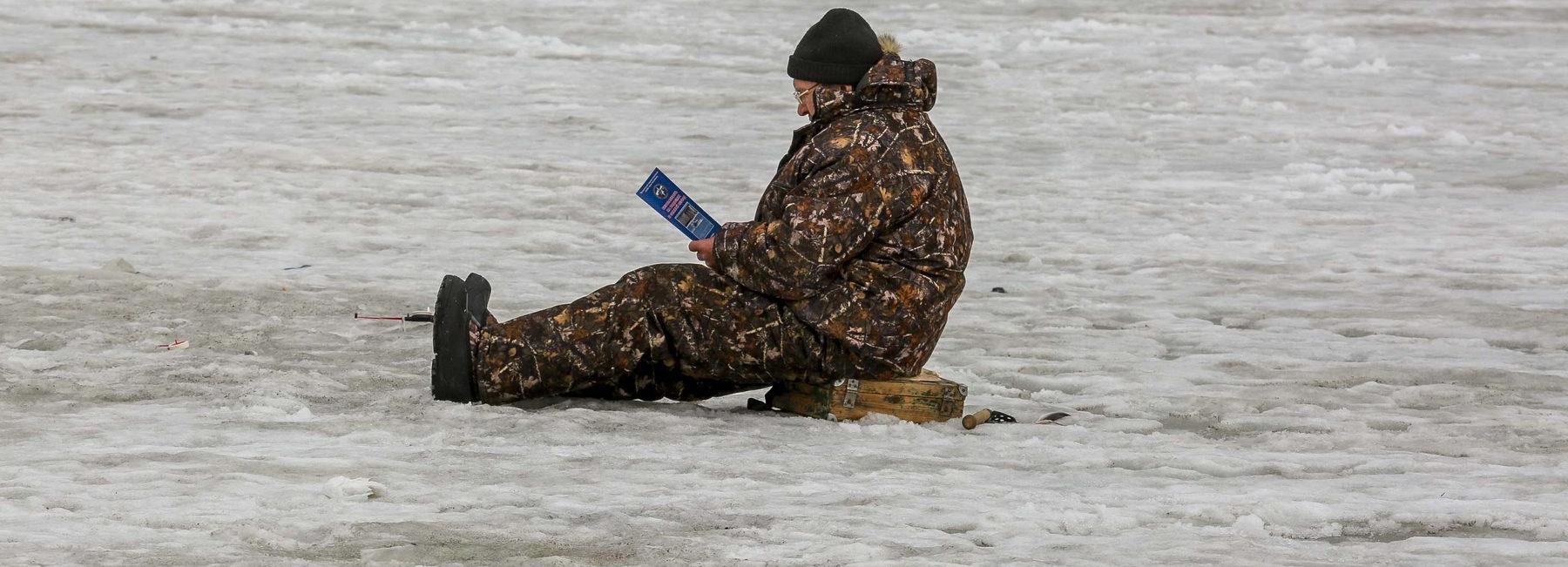 86-летний рыбак провалился под лёд на озере в Первомайском районе