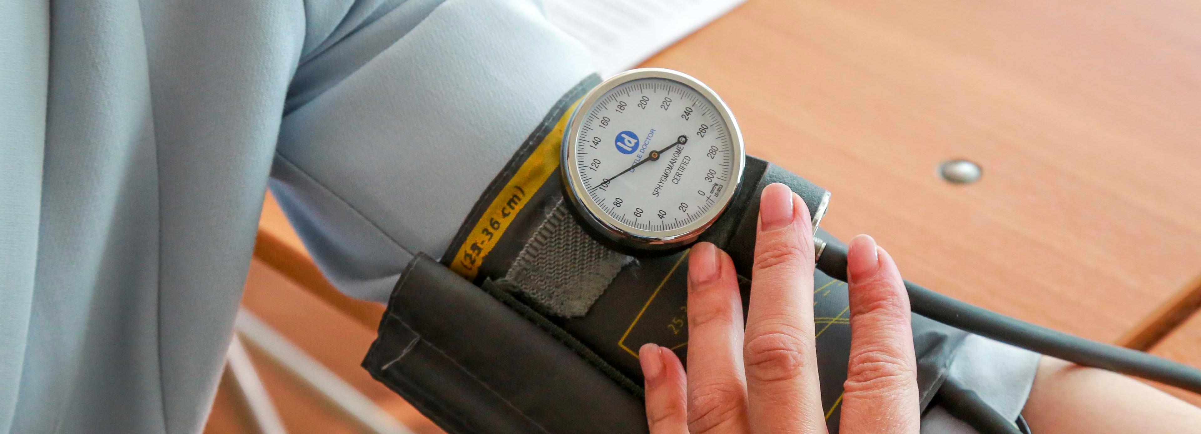 Когда пациенту могут отказать в смене поликлиники: ответ минздрава