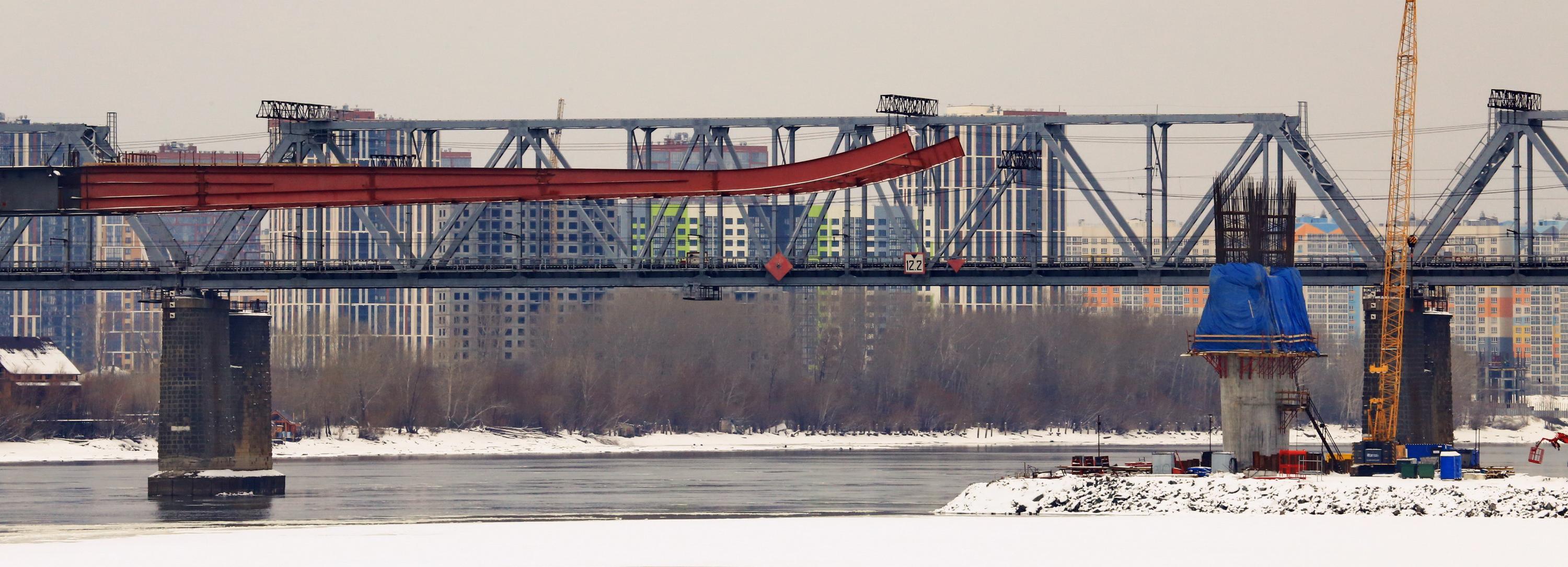 Опоры и пилон четвёртого моста в морозы строят с помощью тепляков