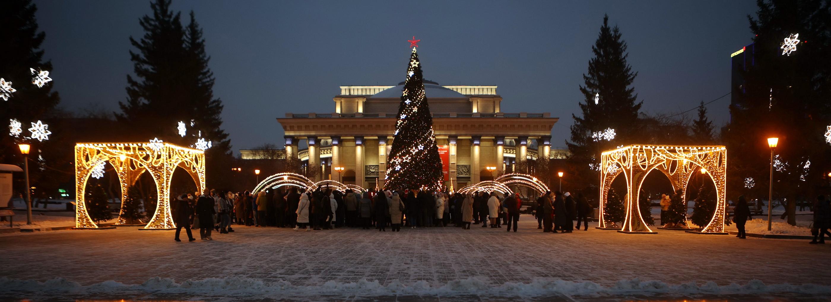 Новогодние шоу и спектакли в Новосибирске: программа от театров и ДК