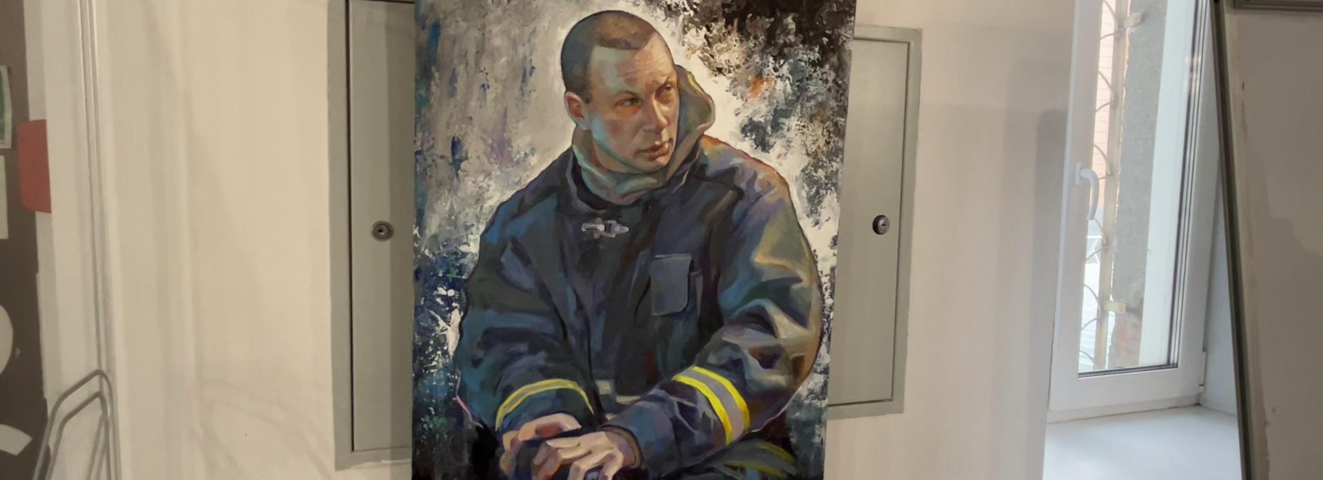 Выставку о подвигах бойцов МЧС развернули в областной библиотеке