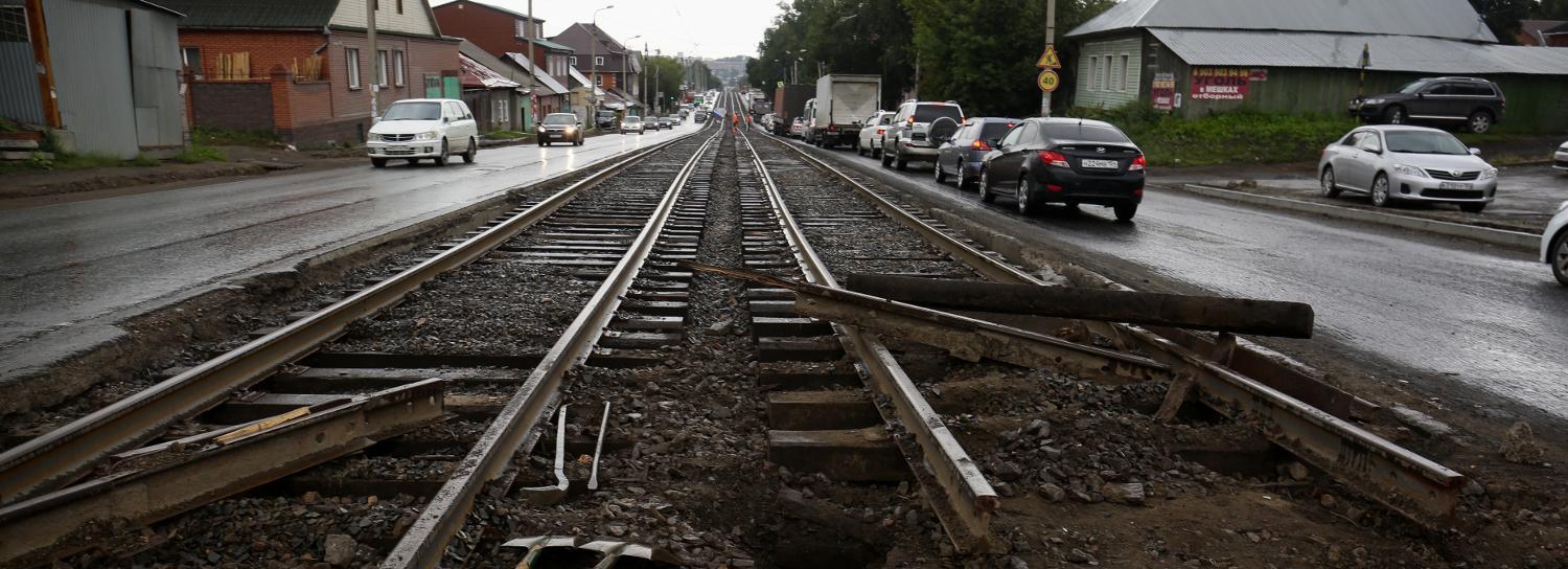 Два трамвая снова отменят из-за ремонта путей на Волочаевской