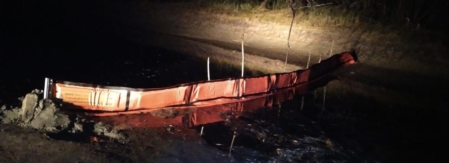 Пятна нефтепродуктов обнаружили в протоке Оби под Новосибирском