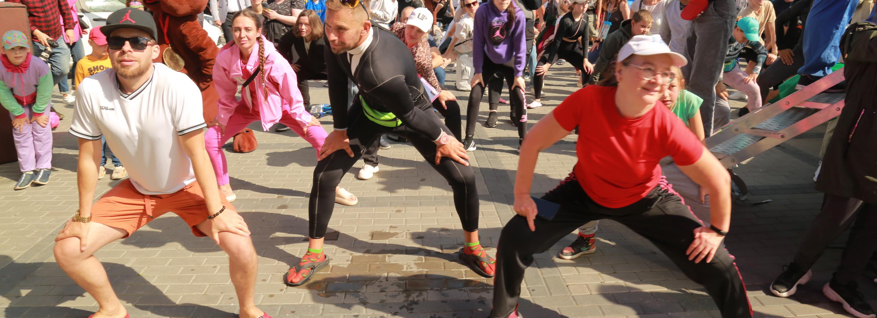 Новосибирцев позвали на зарядку с тхэквондистом в Центральном парке