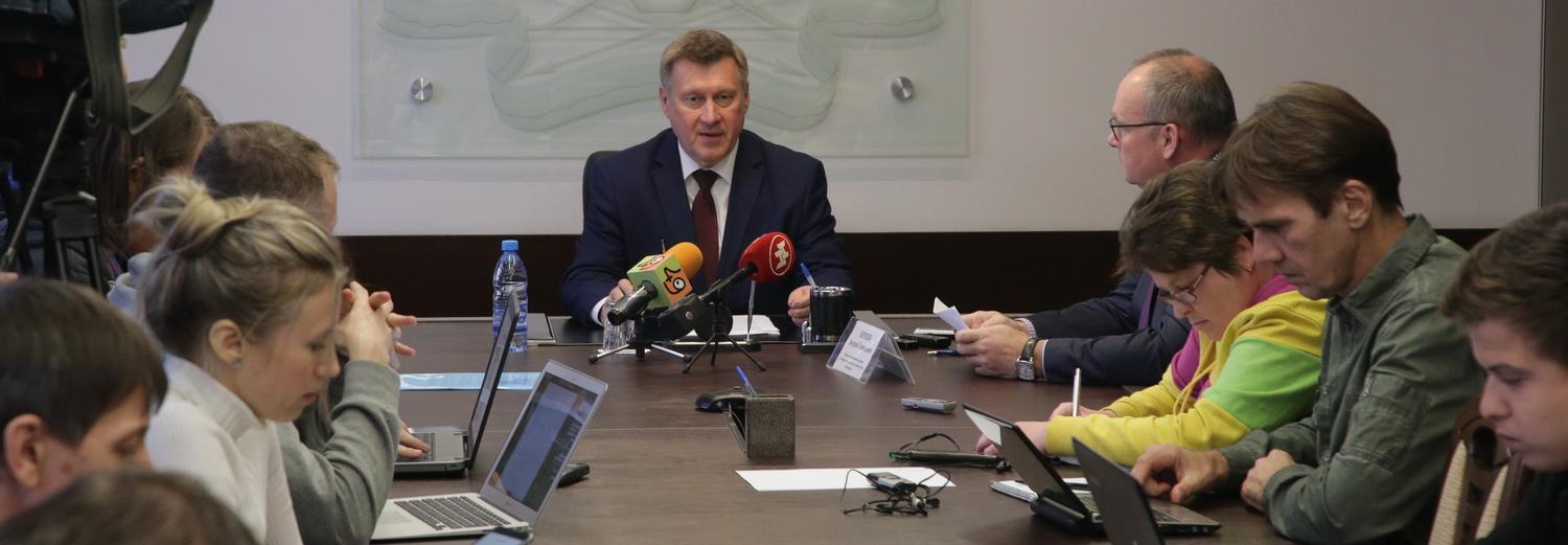 Мэр Новосибирска поздравляет сотрудников СМИ с Днём российской печати