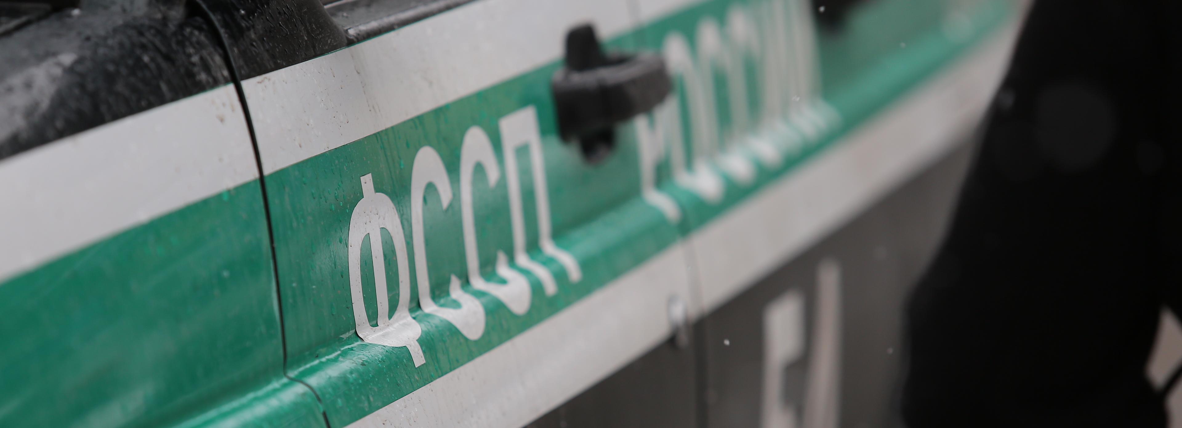 Конфискованные на границе с Казахстаном плащи передали минобороны