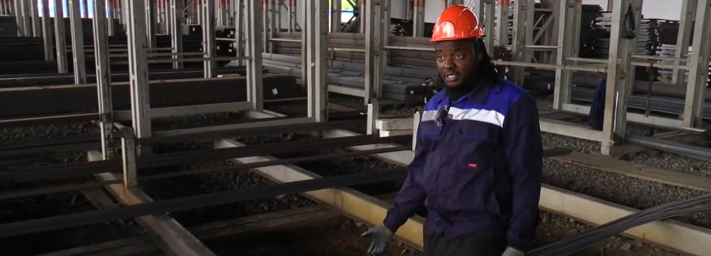 Стропальщик из Камеруна устроился работать на новосибирский завод