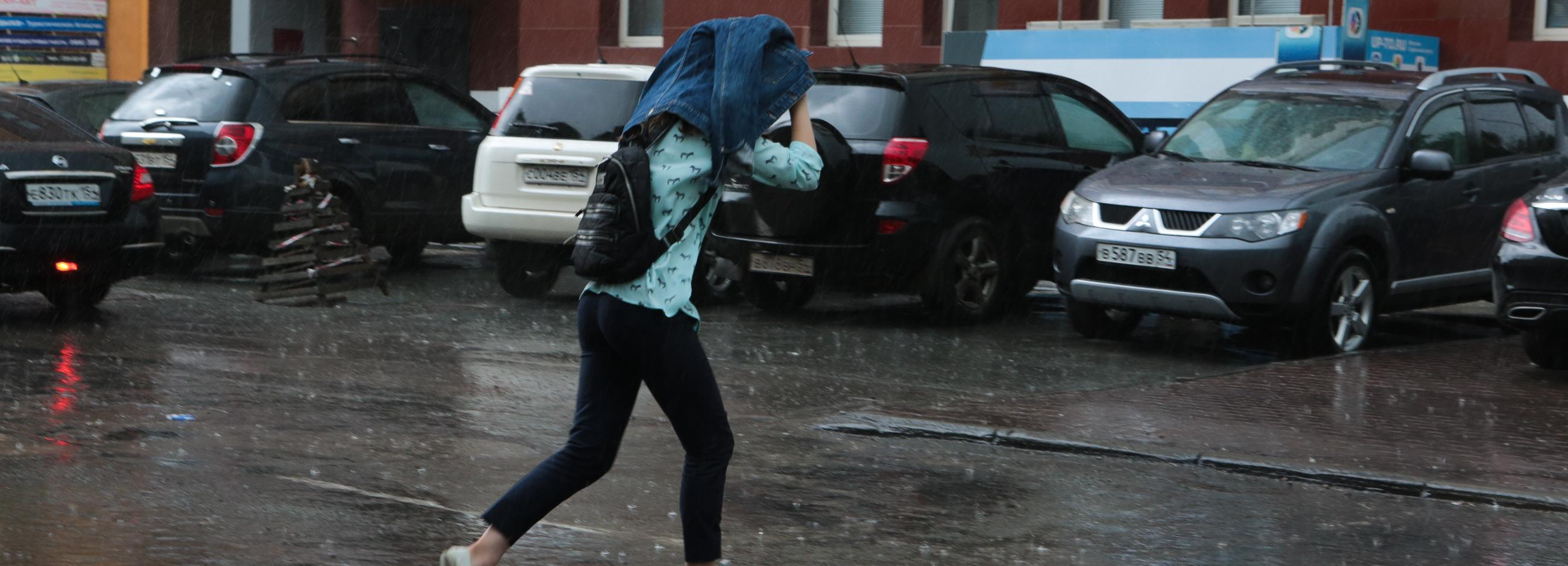 Как вести себя во время грозы