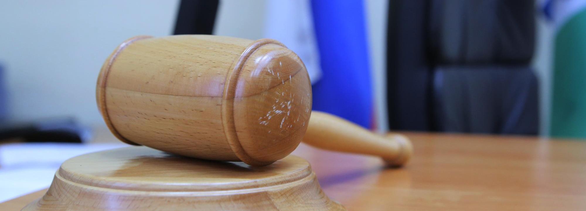 Женщина из Новосибирска больше шести лет получала пенсию умершего отца