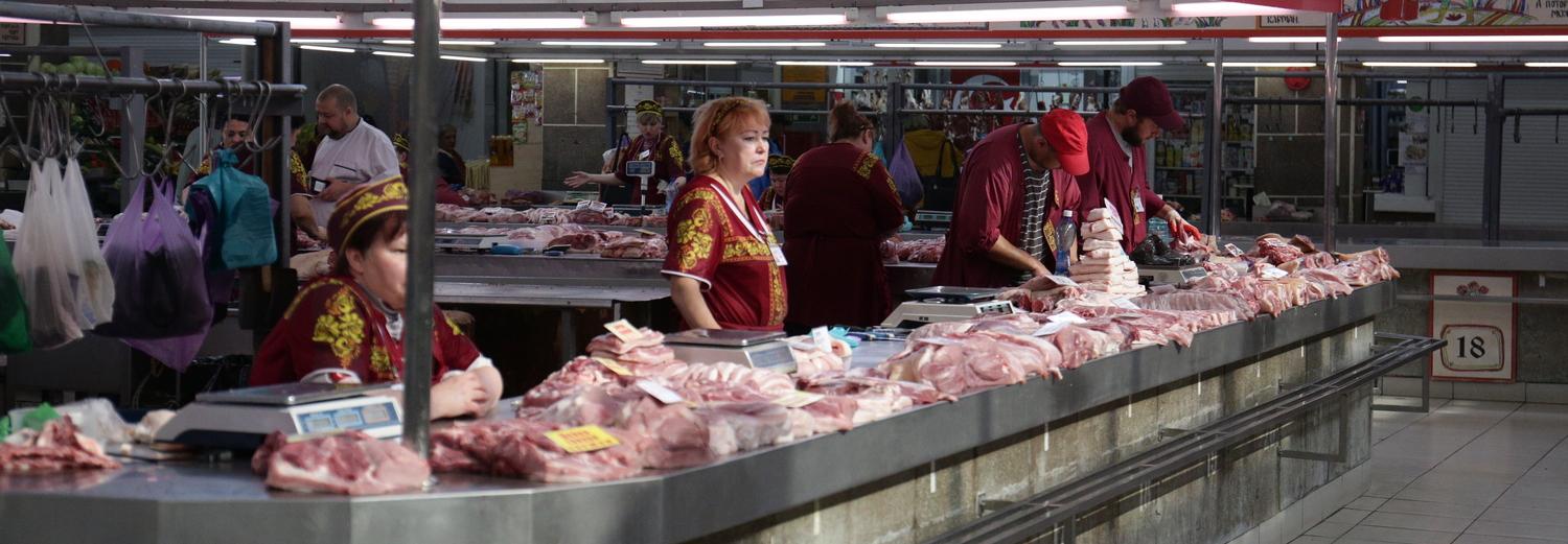 Продуктовые и промышленные рынки закрывают в Новосибирске