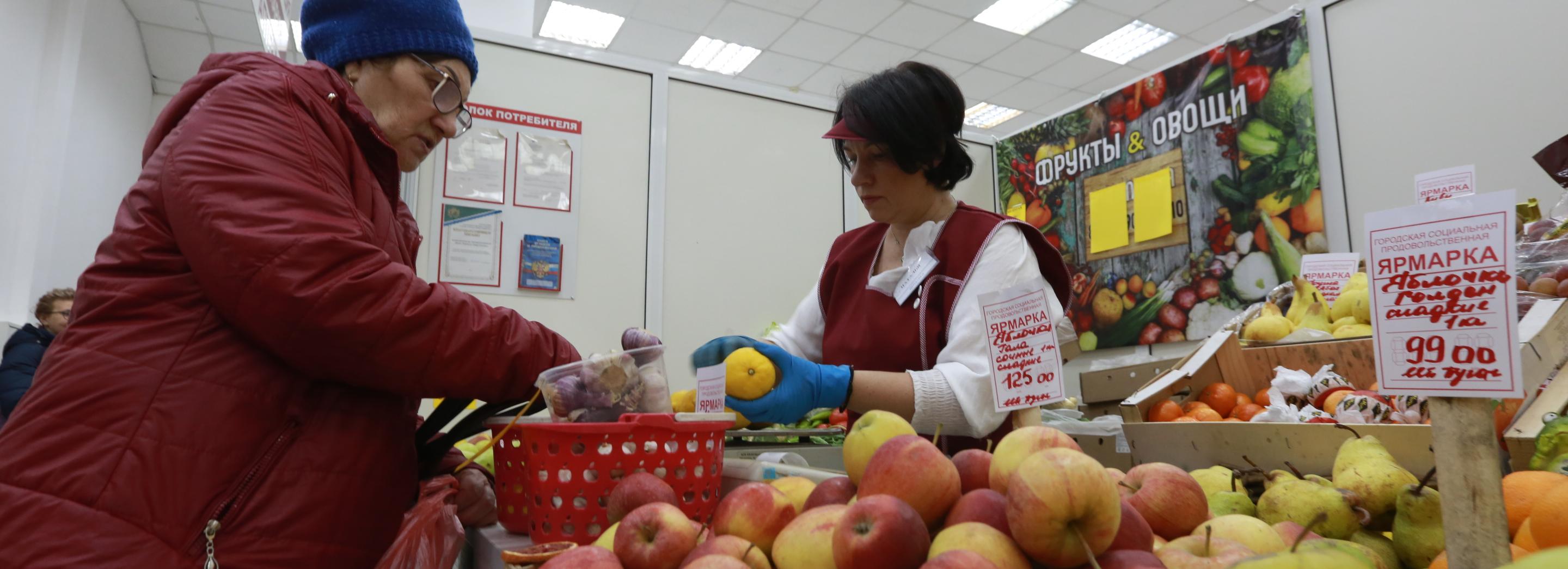 Соцярмарки перед новогодними праздниками работают без выходных