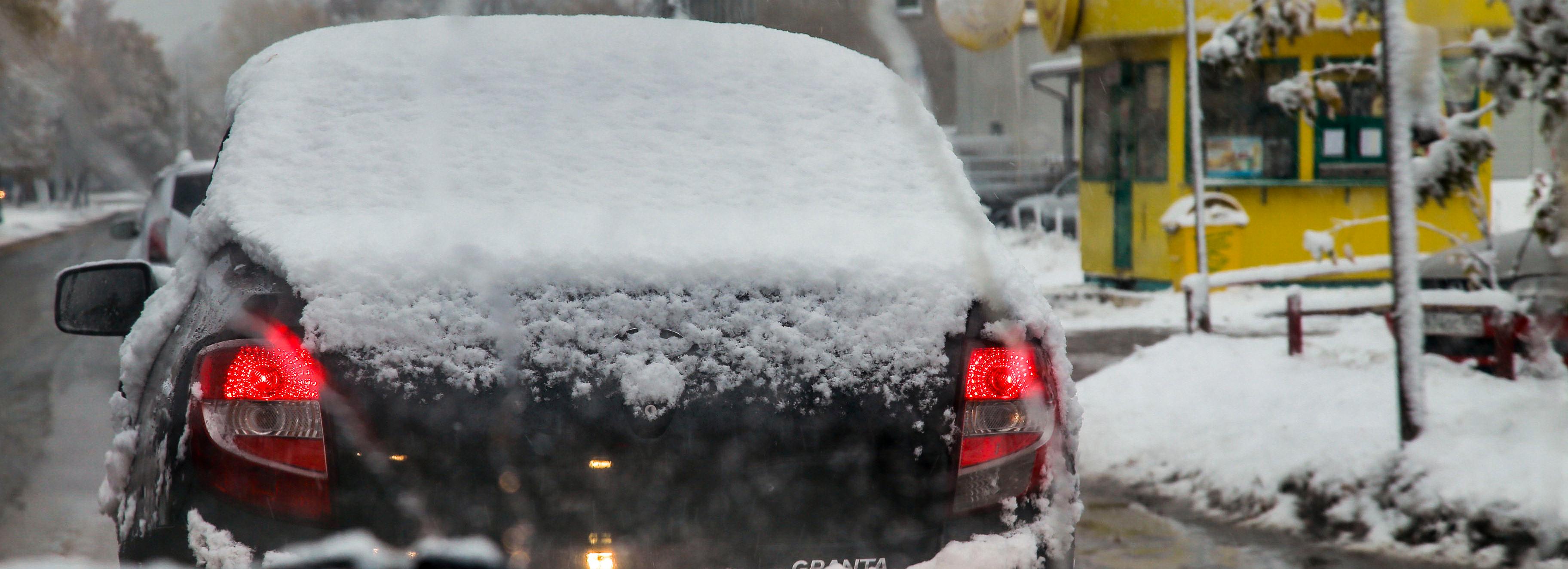 Штормовое предупреждение из-за снега на трассах объявил Сибуправтодор