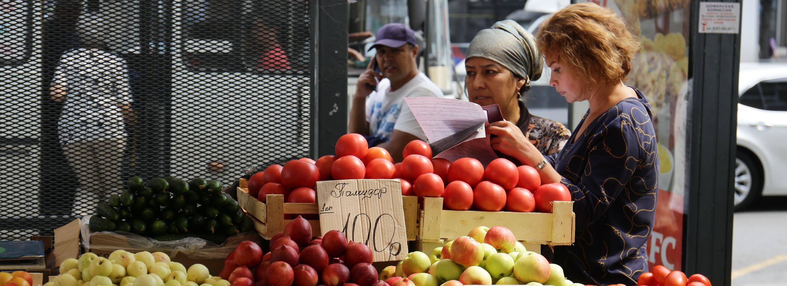 Расплодивших крыс торговцев выгоняют с площади Калинина