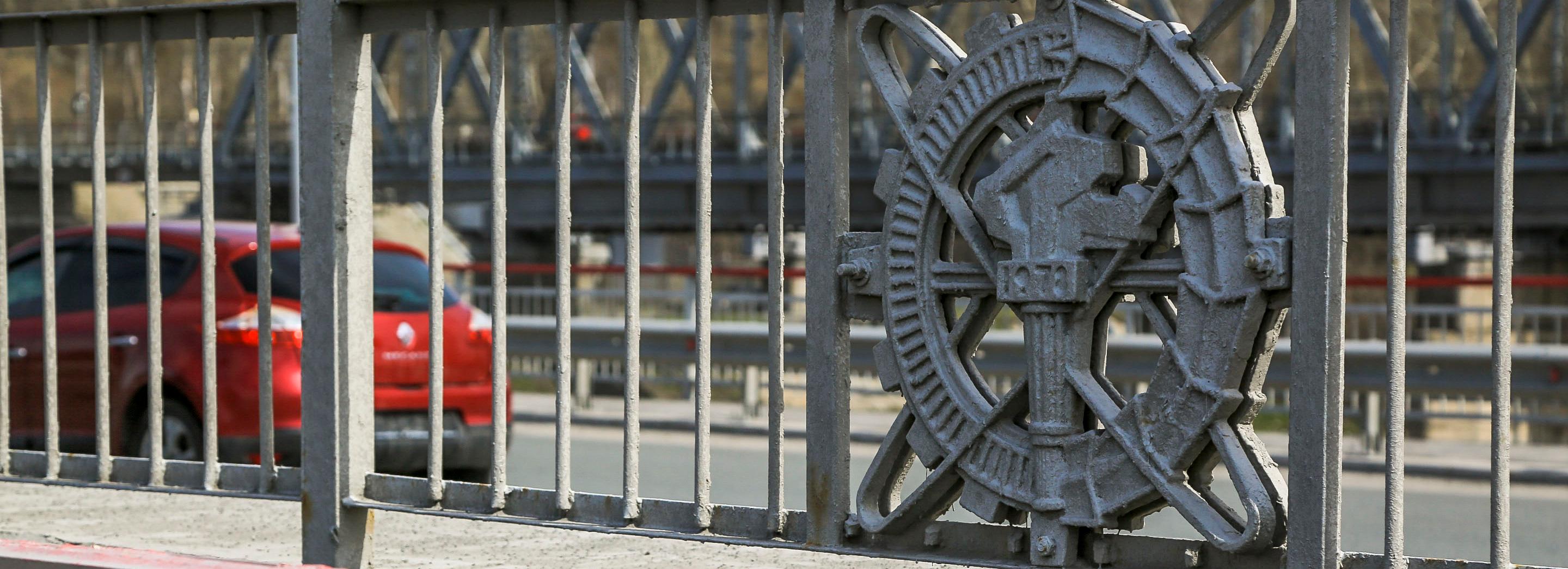 На мостах Новосибирска нашли 60 дефектов: их устранят в течение месяца