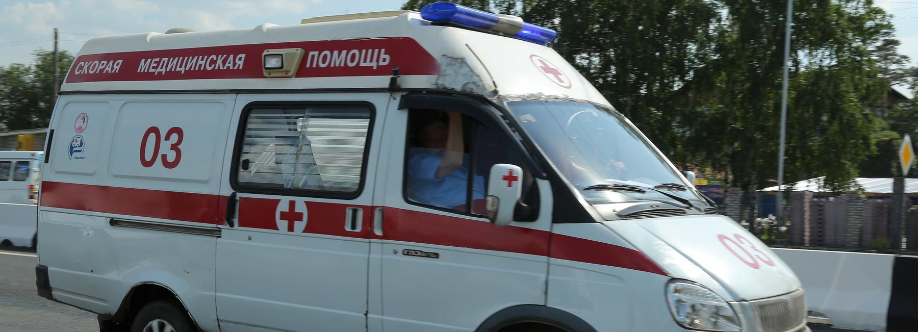 Погиб мужчина, на которого упала женщина с балкона в Бердске