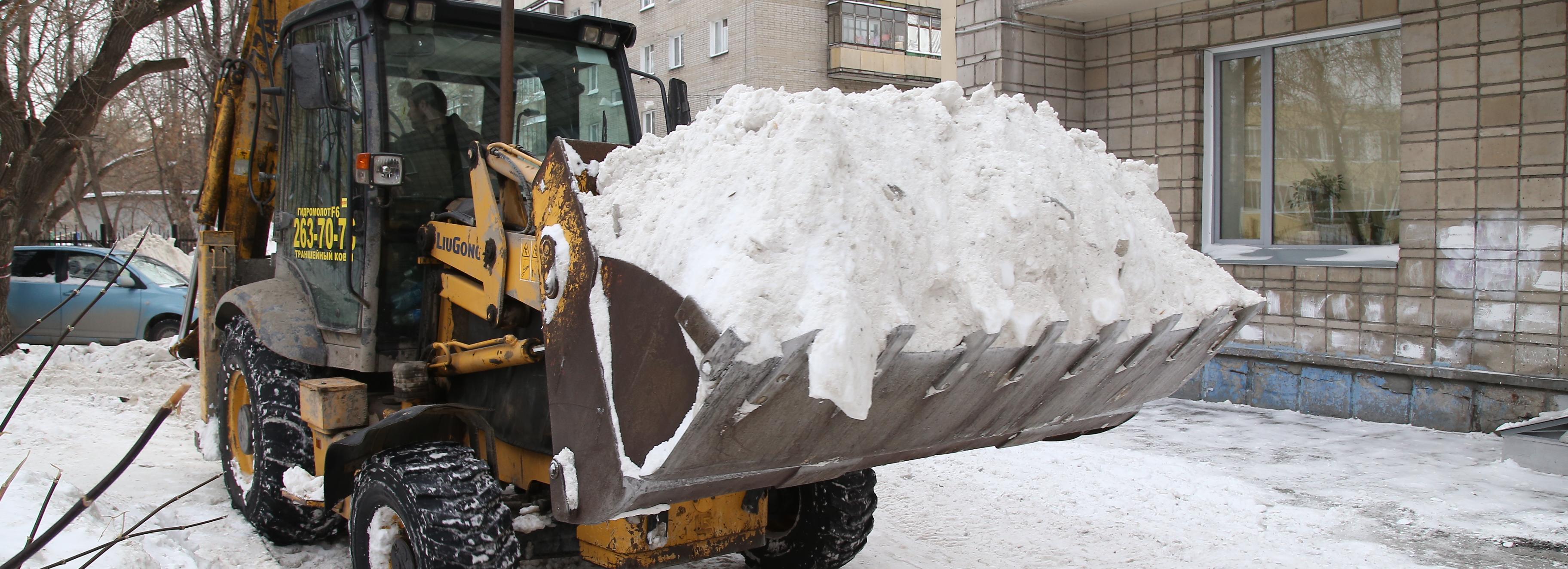Как организовать уборку двора в снегопады: пример одной УК