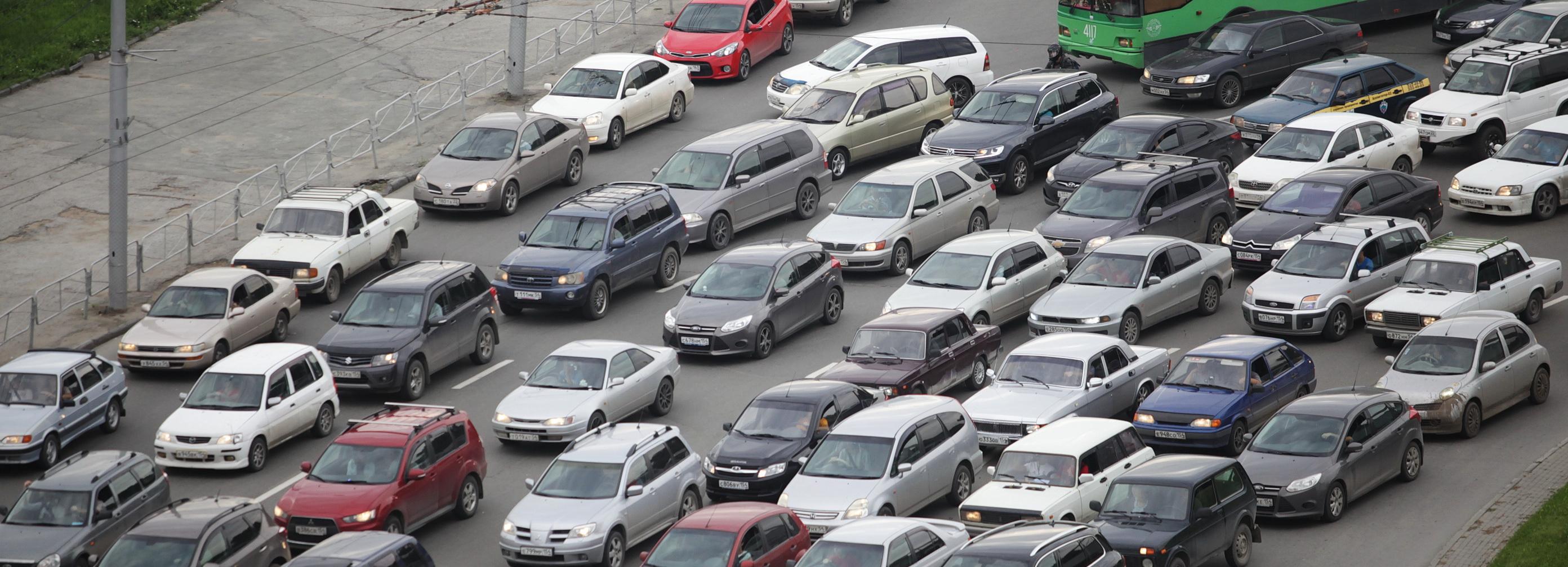 «Росгосстрах»: водителям надо быть особо осторожными по пятницам