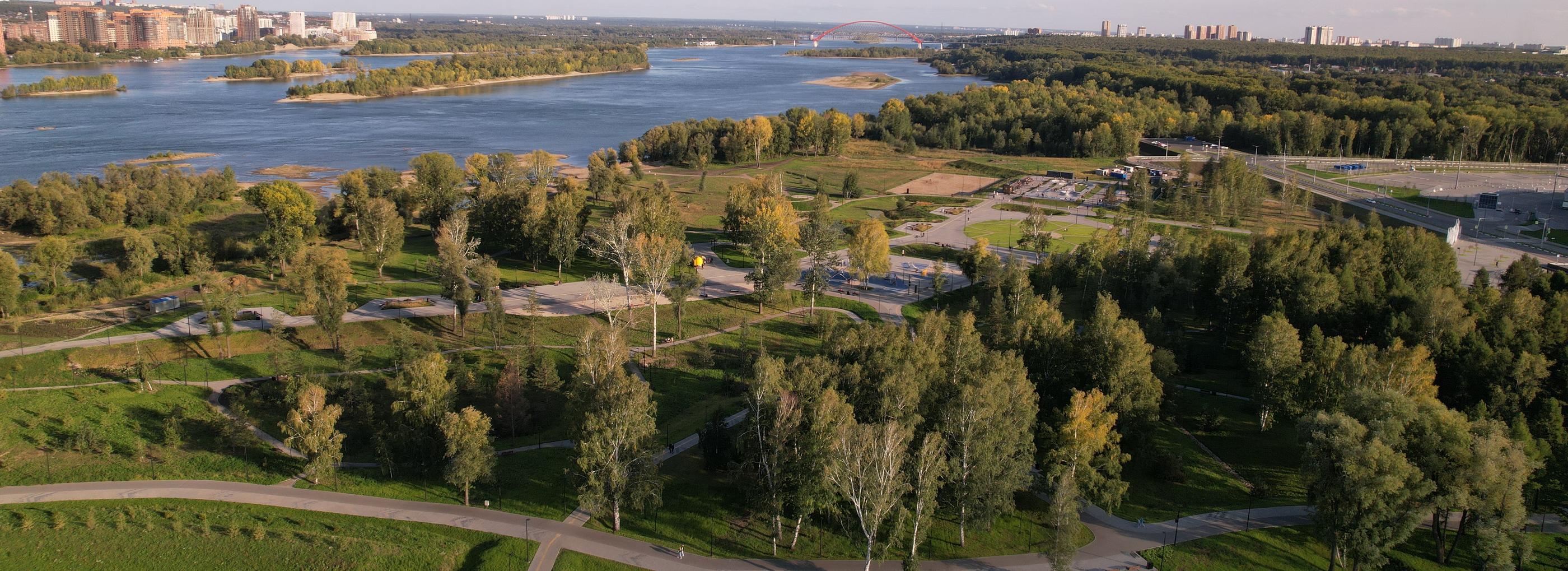 Новосибирцев просят не гулять в парках из-за противоклещевой обработки