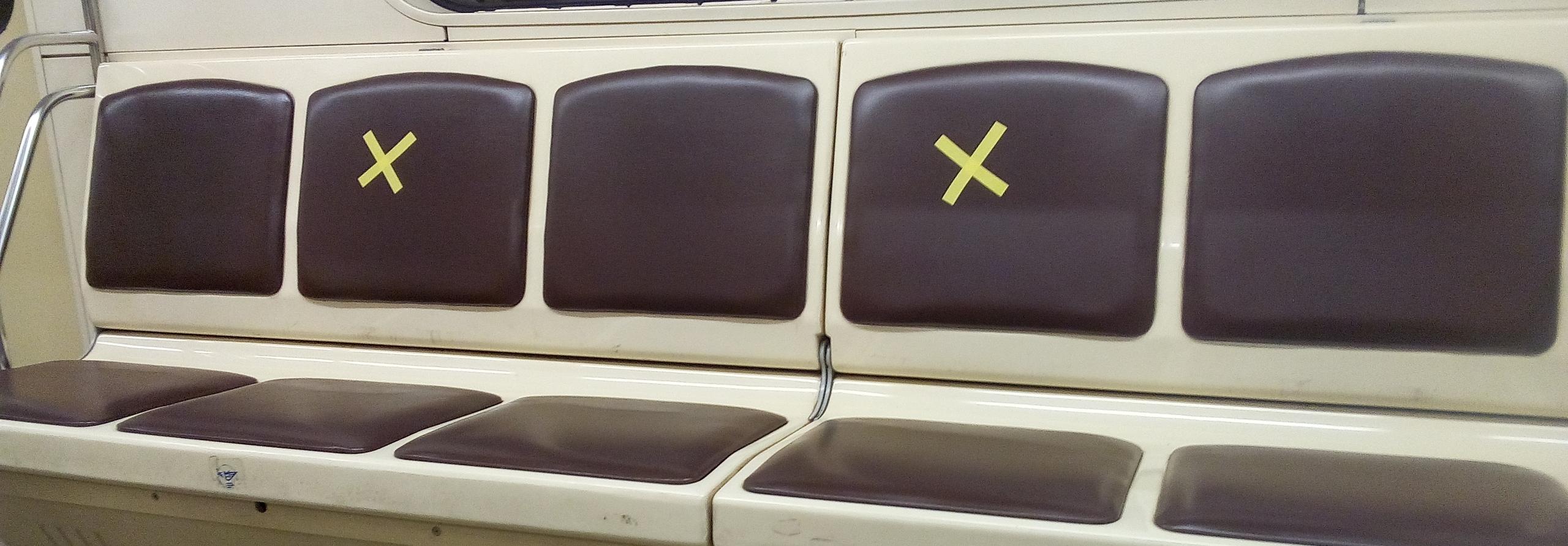 Жёлтые крестики: как метро в Новосибирске помогает держать дистанцию