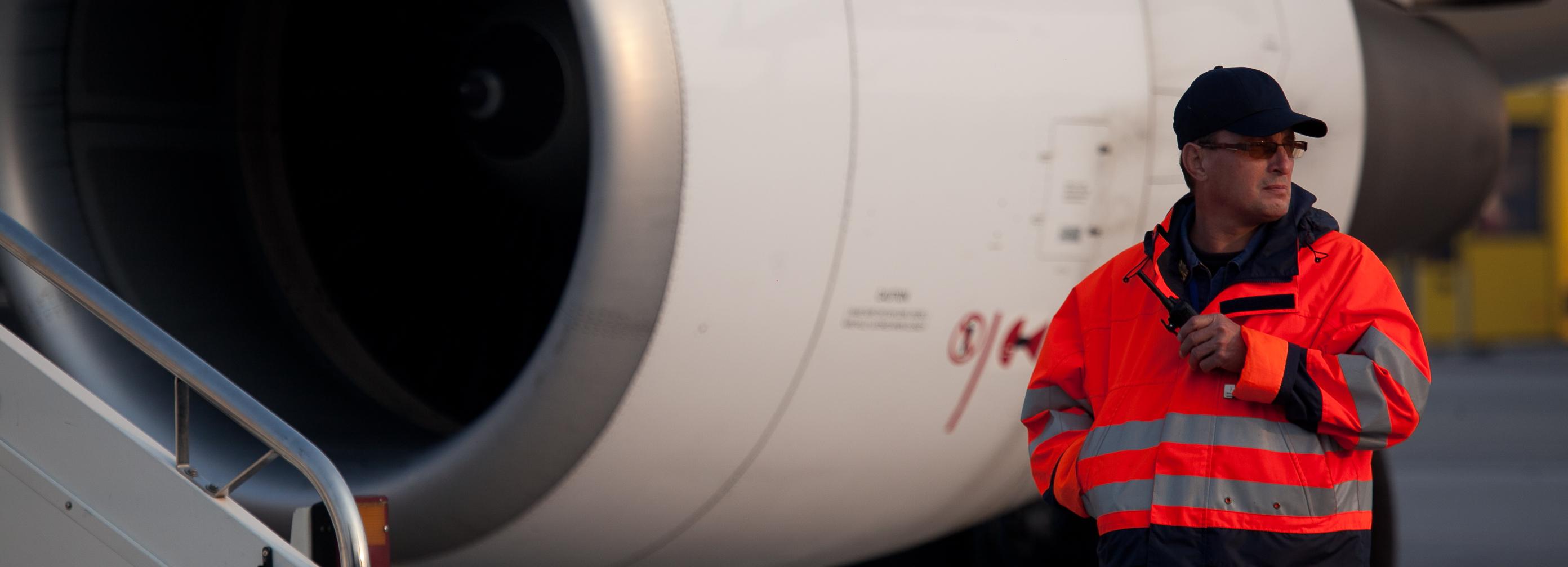 Авиакомпания «Победа» запретила пассажирам слушать музыку без наушников