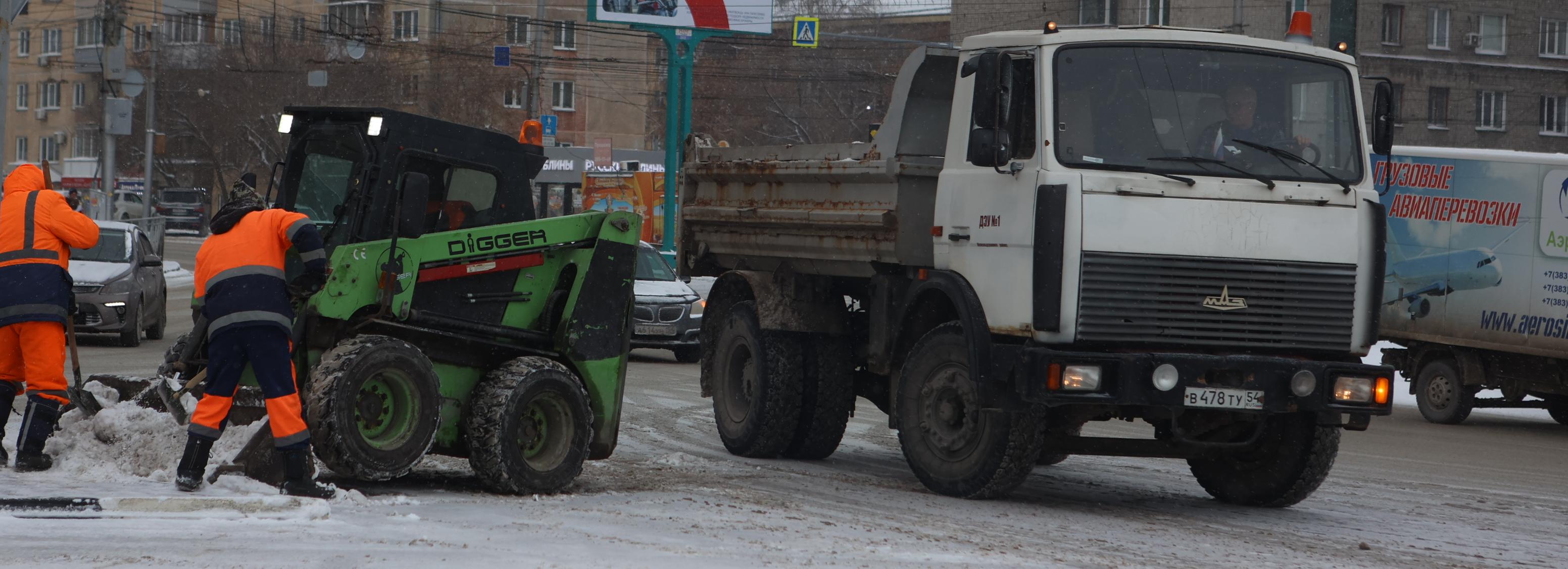 Быстро и манёвренно: дорожники показали новую технику в действии