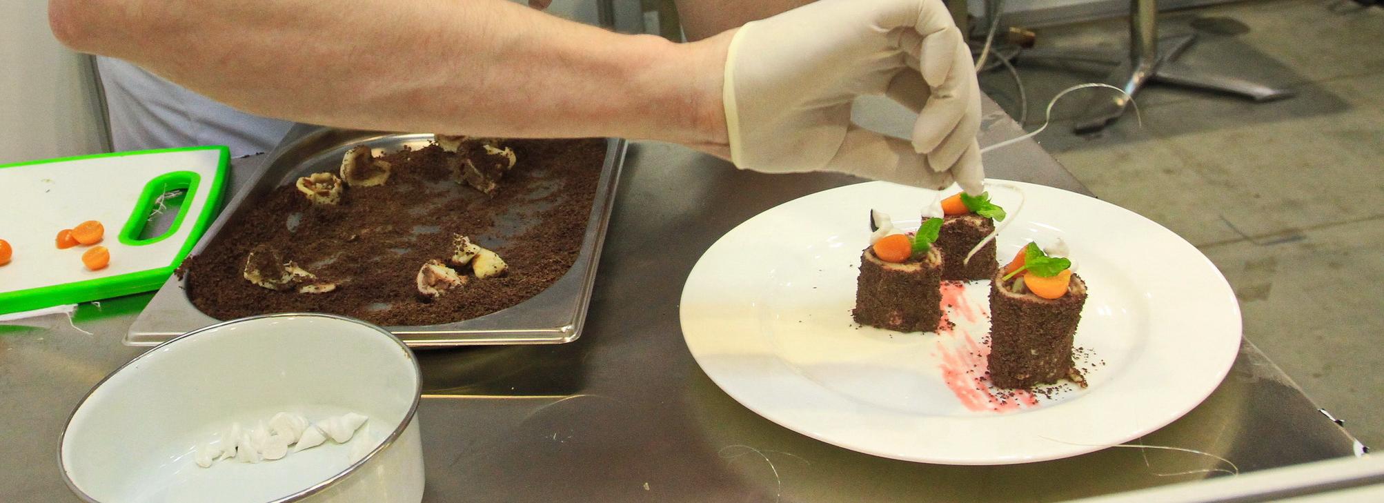 Уникальные новогодние десерты приготовят новосибирские кондитеры