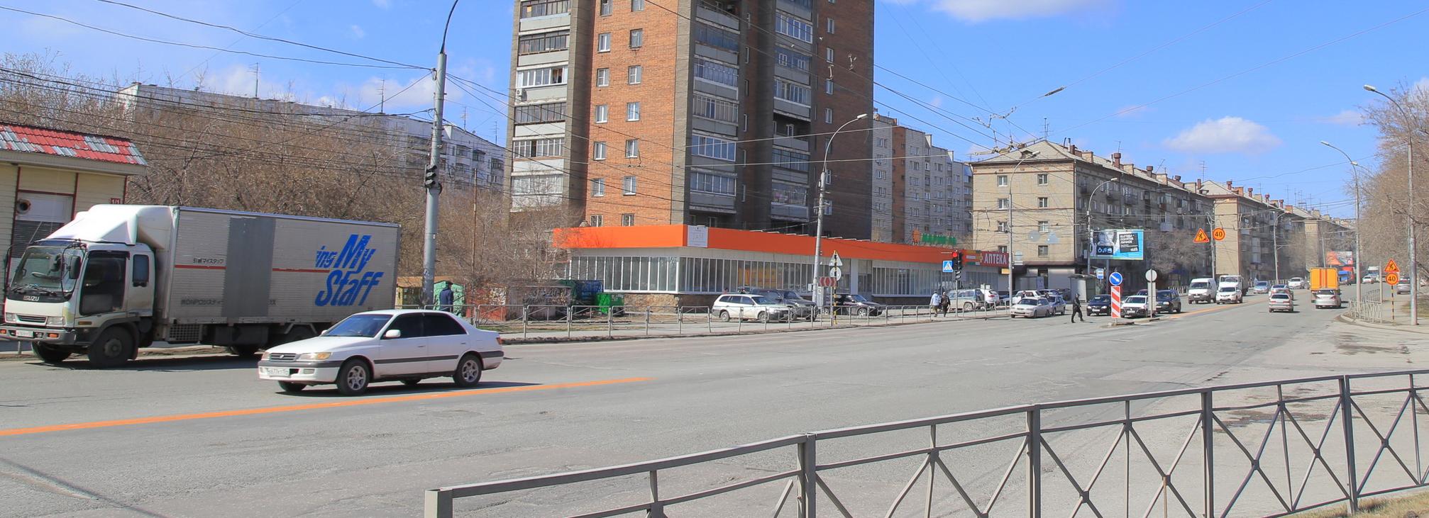 На восемь метров сузили Владимировский спуск в Новосибирске