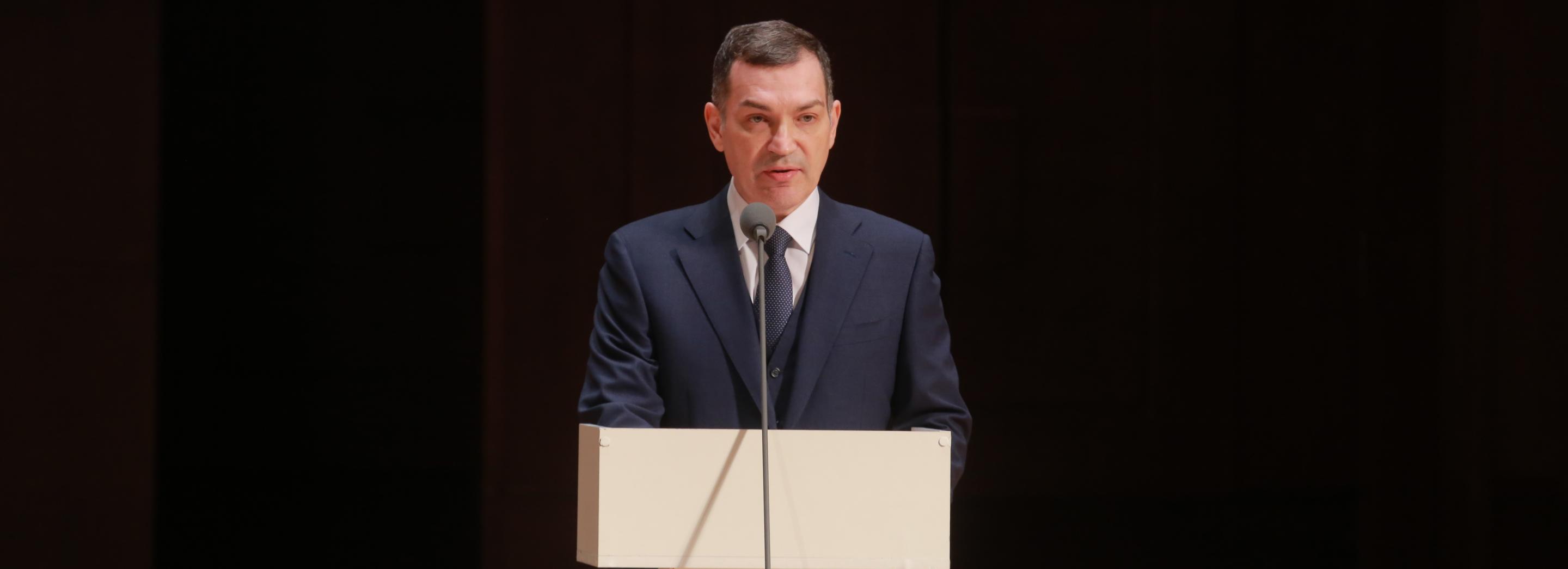 Мэр Максим Кудрявцев поздравляет новосибирцев с Днём России