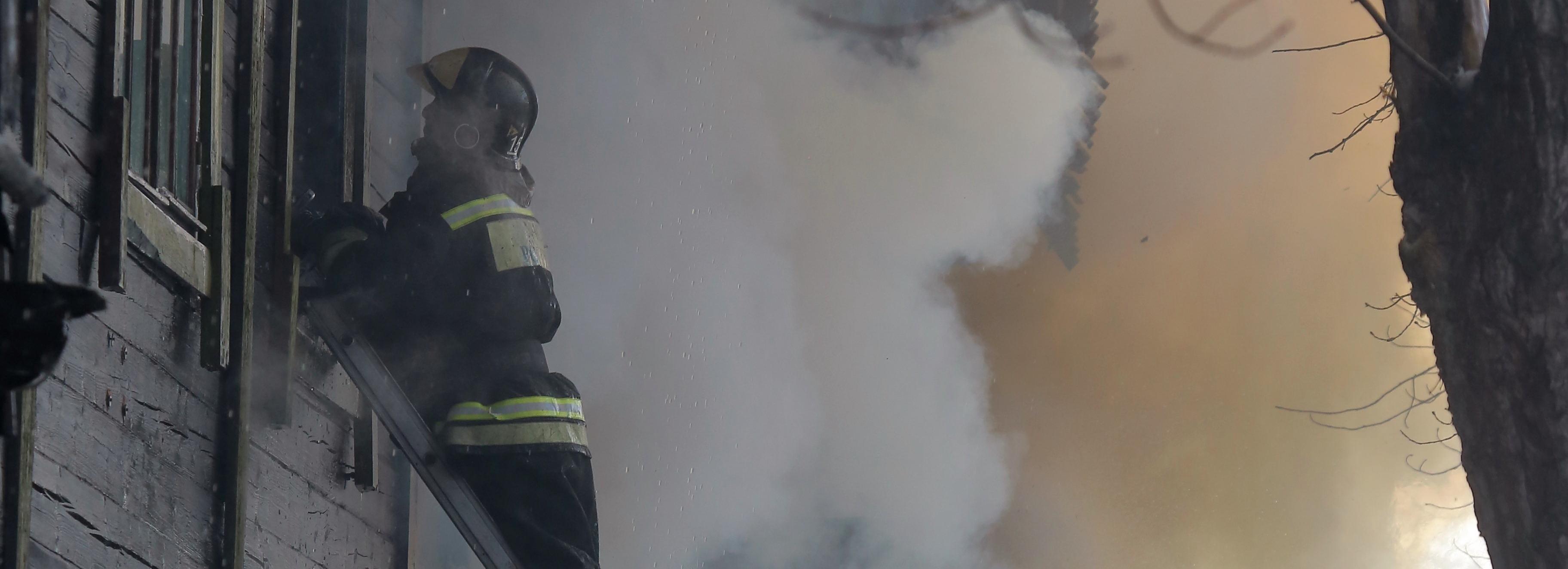 За неделю от огня погибли четверо жителей Новосибирска, трое пострадали