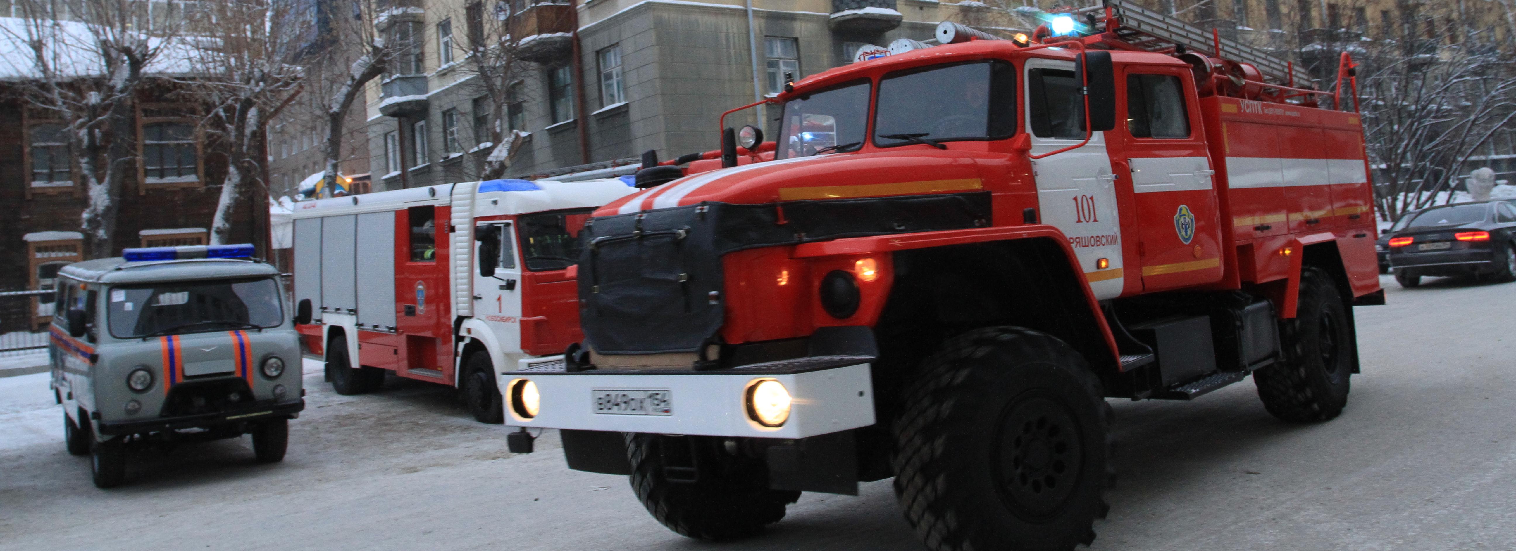 Передвижная АЗС в микроавтобусе сгорела в Новосибирске