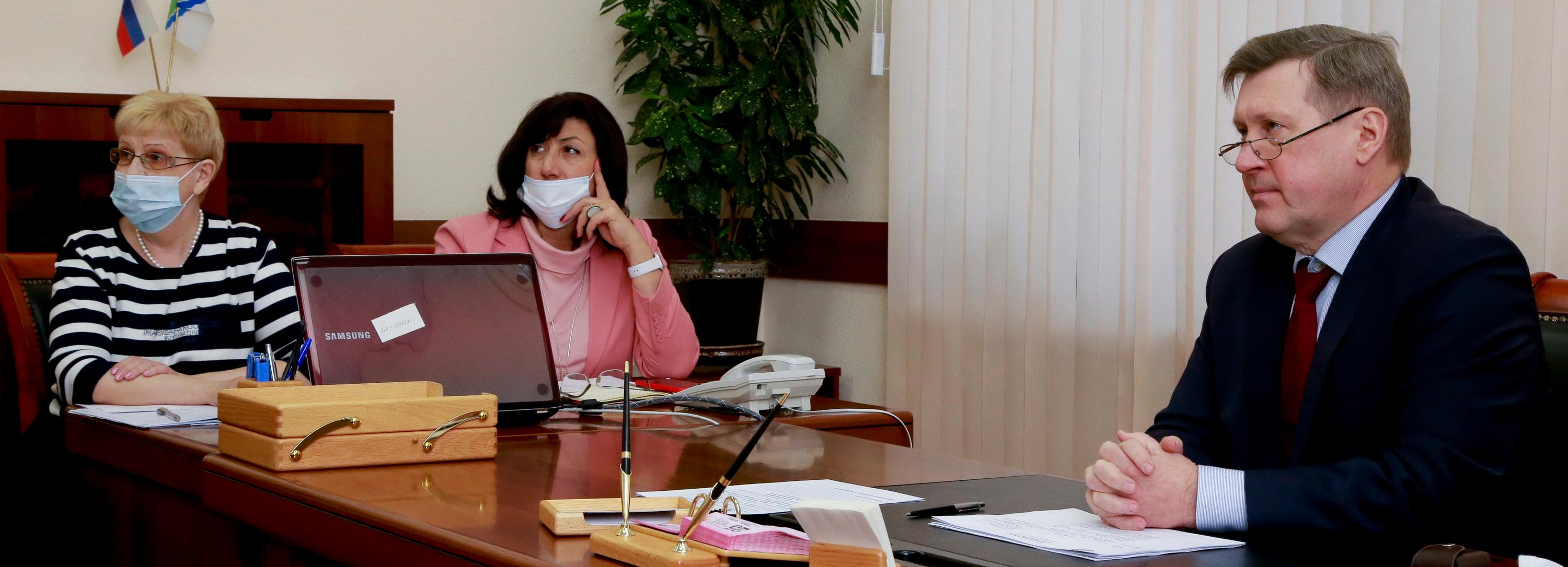 Личный приём мэра: тротуар на Забалуева и пандус для школы Академгородка