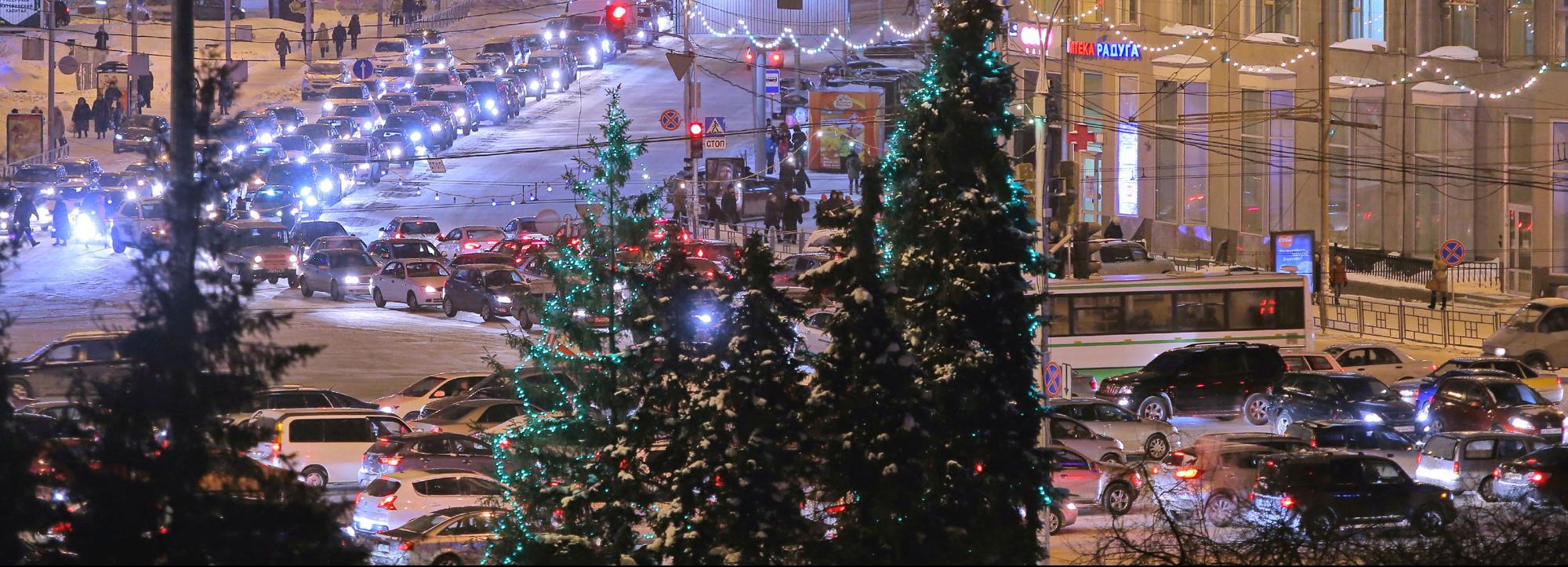 Ночную парковку на площади Ленина снова запретили