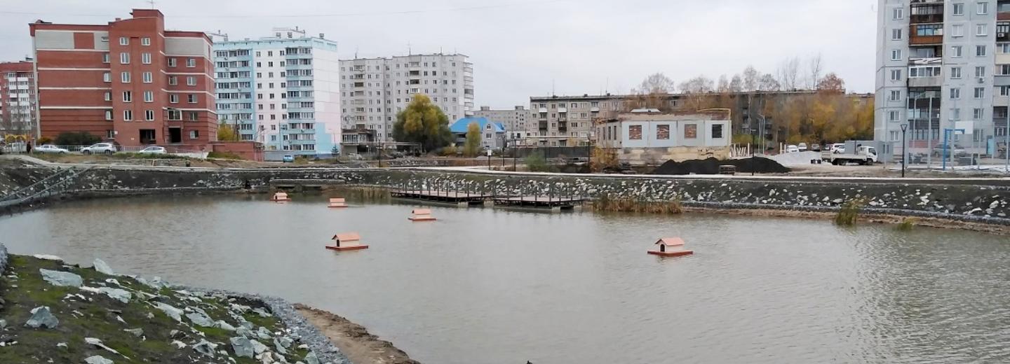 Домики для уточек и стела-ёлка появились в экопарке под Новосибирском