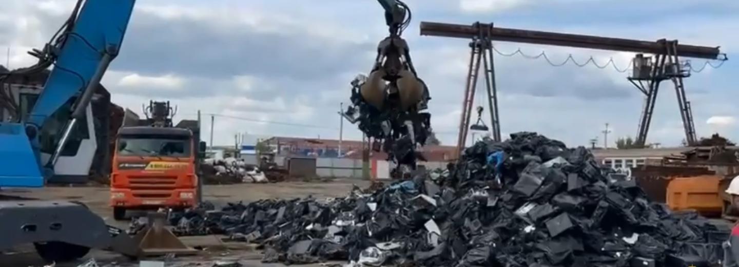 Смотрим, как в Новосибирске уничтожают игровые автоматы — видео