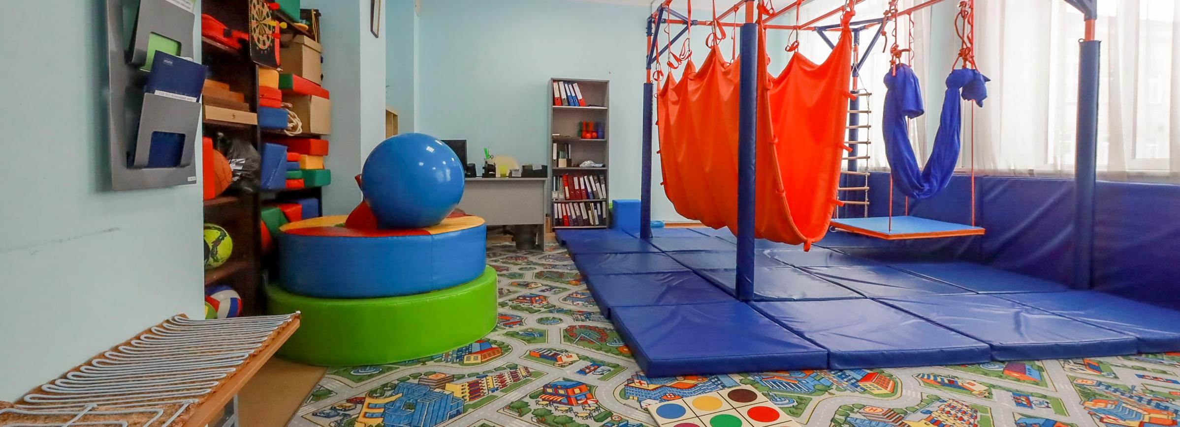 Уникальные тренажёры появились в центре адаптации на Немировича-Данченко