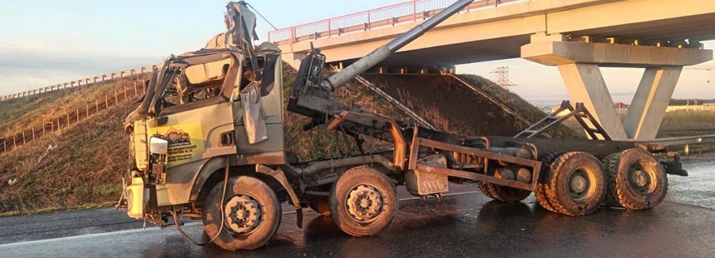 Трассу у Верх-Тулы закрыли для проезда из-за повреждения путепровода