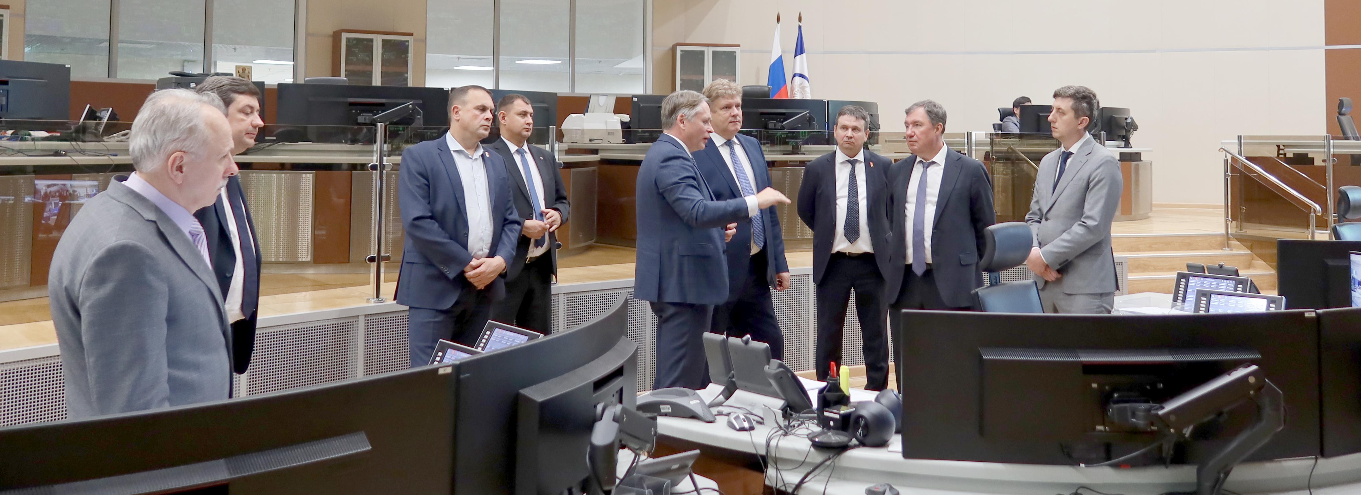 Развитие энергетики в Сибири обсудил с оператором полпред Серышев