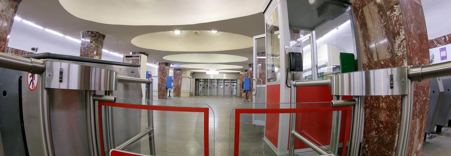 Специальные проходы для колясок появились в метро Новосибирска